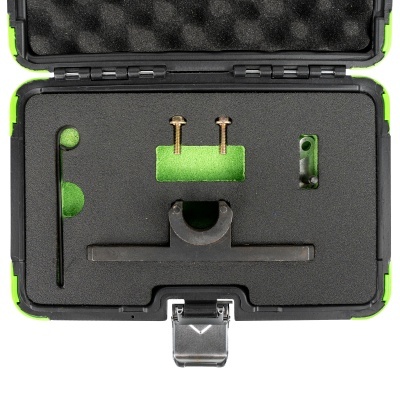 Conjunto de ferramentas em estojo preto com espuma verde