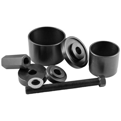 Conjunto de acessórios metálicos pretos com anéis, cilindros, porca e parafuso