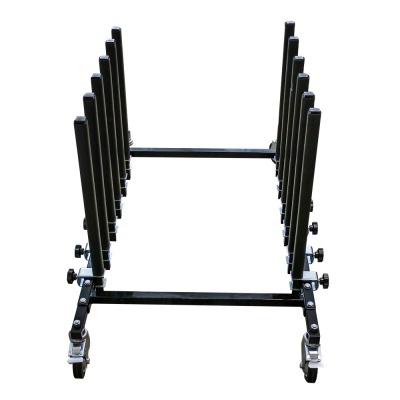 Suporte metálico preto com rodas e barras verticais ajustáveis