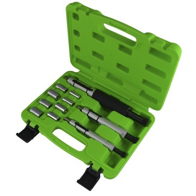 Conjunto de ferramentas com chave de caixa e soquetes num estojo verde aberto.