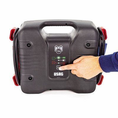 Carregador bateria portátil preto USAG 12V com cabos vermelho e azul e interface com botões e luzes