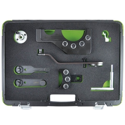 Conjunto de ferramentas metálicas em mala preta com interior de espuma