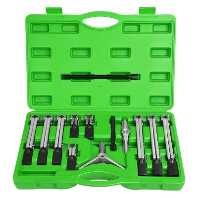 Estojo verde com conjunto de ferramentas metálicas organizadas