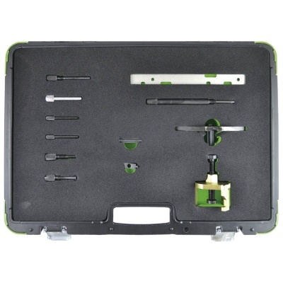 Conjunto de ferramentas pretas e verdes organizadas em mala rígida preta