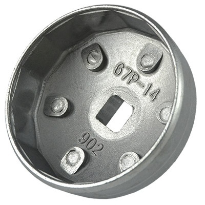 chave de caixa metálica circular com marcações 67P-14 e 902