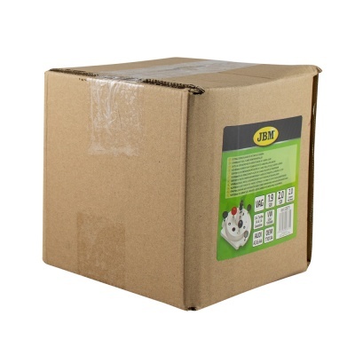 Caixa de cartão com etiqueta verde da marca JBM e imagem de ferramenta elétrica