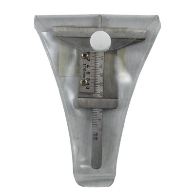 Paquímetro metálico com escala métrica em estojo transparente