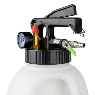 Pulverizador de pressão branco com tampa preta e manómetro