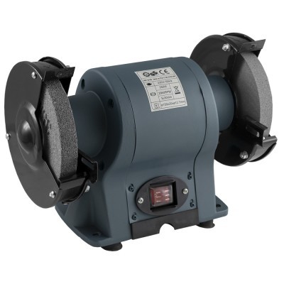 Esmeriladeira de bancada cinza com duas pedras abrasivas e guarda-pó preto