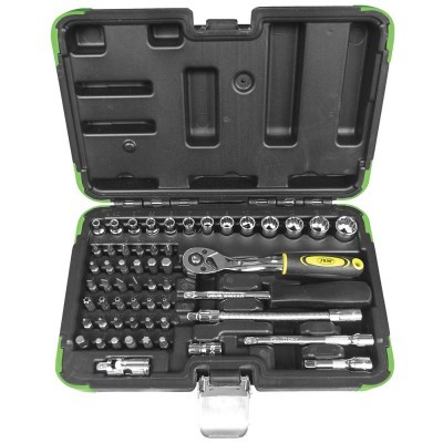 Conjunto de ferramentas em estojo preto e verde com vários soquetes, chave de catraca e pontas de parafusadeira.