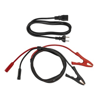 Cabos elétricos com garras de crocodilo preto e vermelho sobre fundo branco