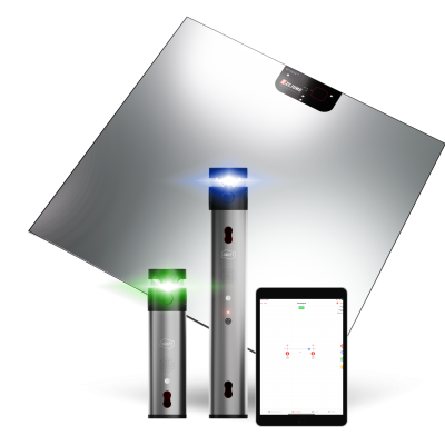 Dois dispositivos cilíndricos metálicos com luzes LED e um tablet com interface digital