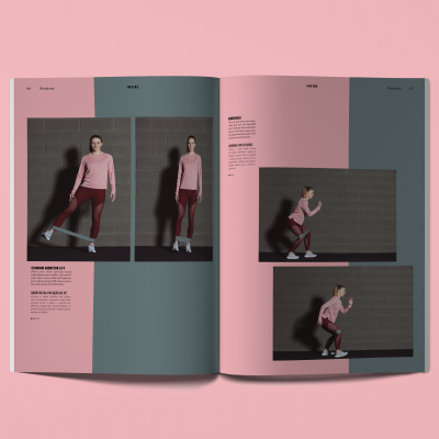 Revista aberta com mulher em roupa desportiva rosa e vinho em fundo cinza