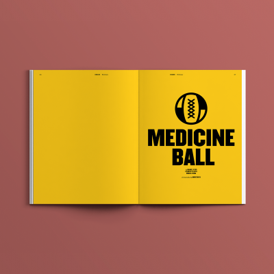 Livro aberto com páginas amarelas e texto preto MEDICINE BALL