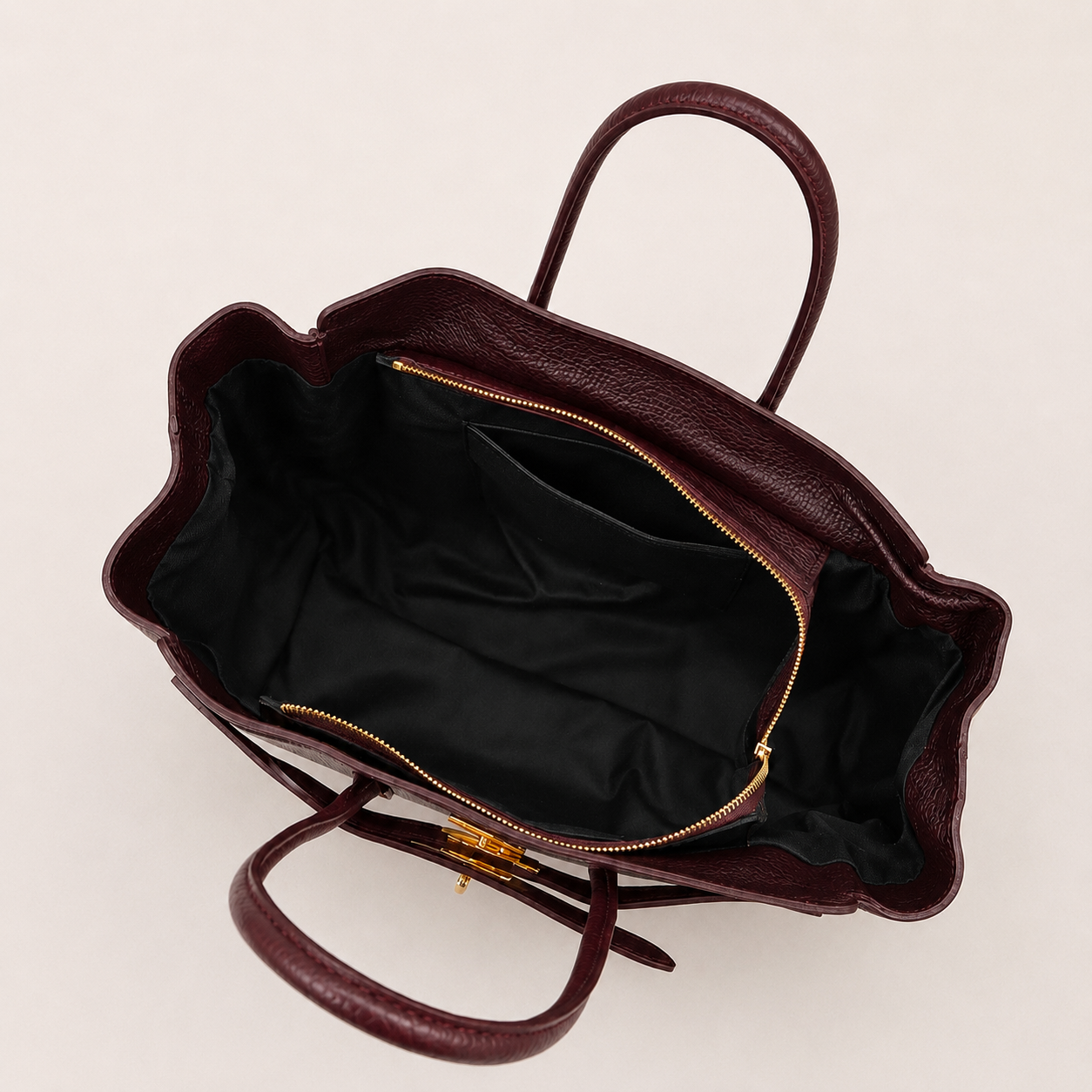 MALA EM PELE ITALIANA PADOVA BURGUNDY | TUSCAN Mala de mão em pele castanha escura com interior preto e fecho dourado