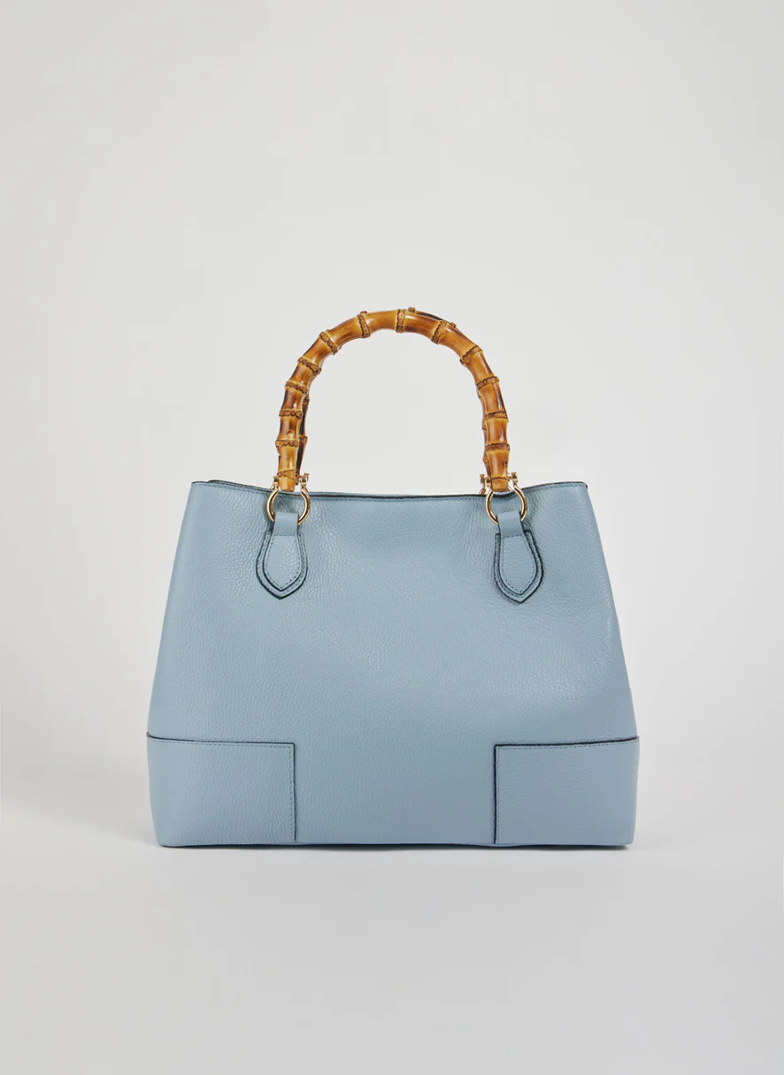 MALA EM PELE ITALIANA AMALFI AZUL CELESTE | TUSCAN Mala azul claro em pele com pega em bambu castanho