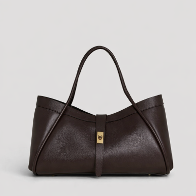 Mala de senhora castanho escuro em pele sintética com alças e fecho dourado