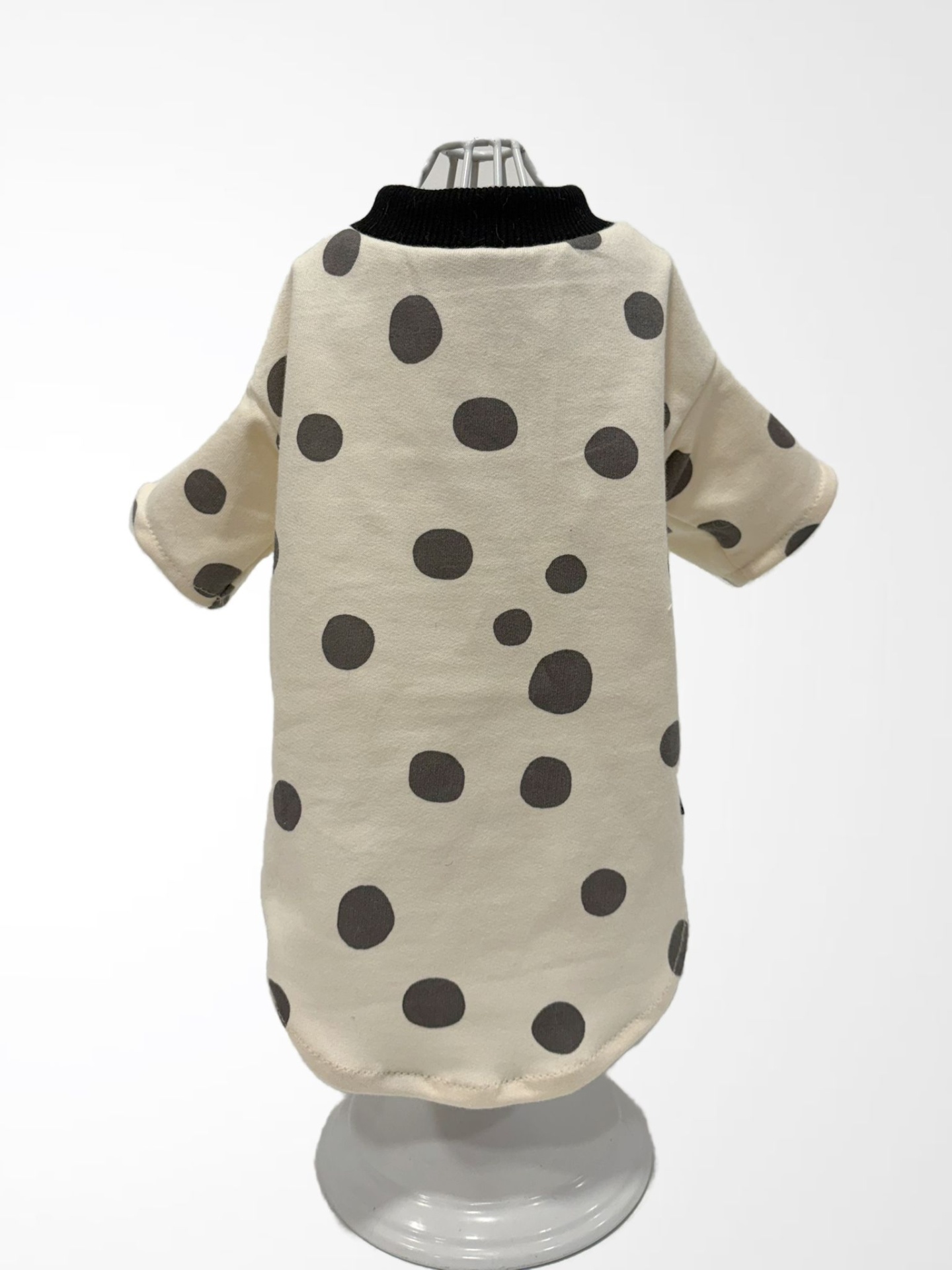 Camisola para cão bege com bolinhas pretas e gola preta