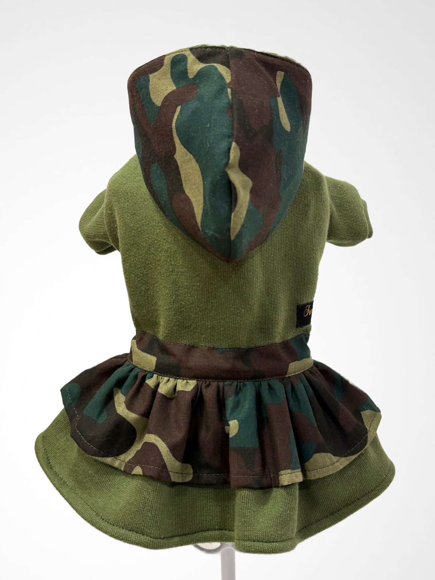 Casaco verde com capuz e saia camuflada para animal de estimação