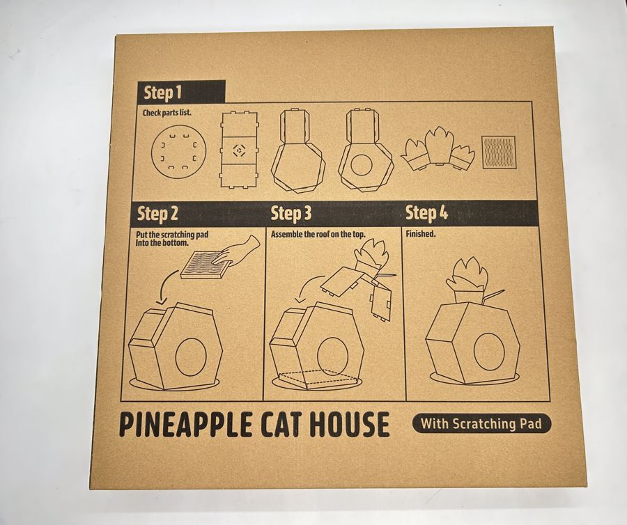 Embalagem de casa para gato em forma de ananás com tapete para arranhar, com instruções de montagem desenhadas em preto.