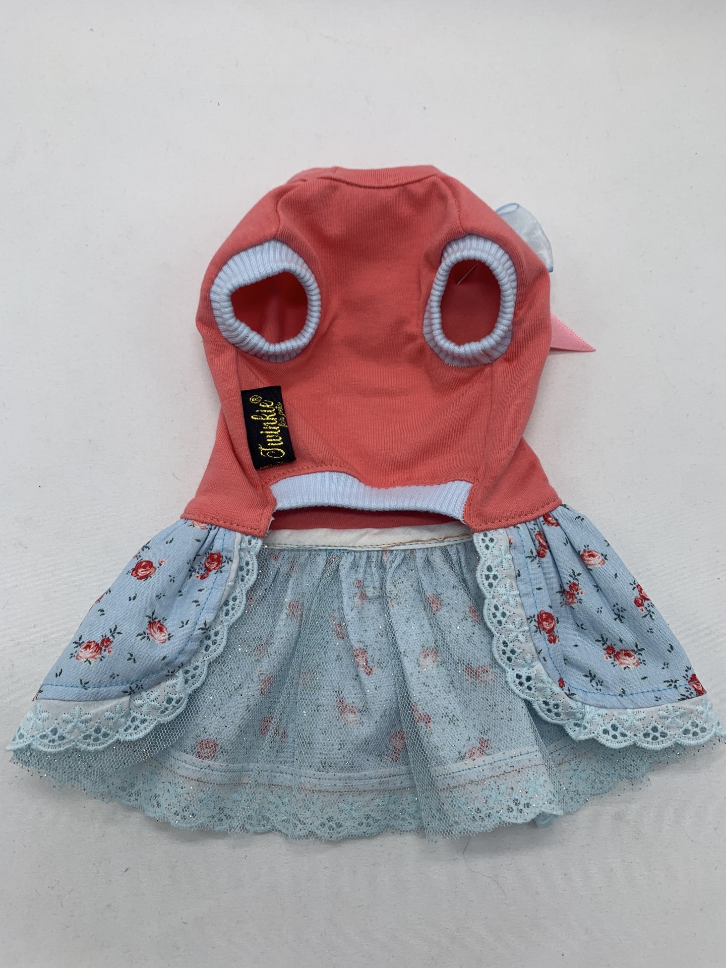 Roupa para cão rosa e azul com saia floral e renda