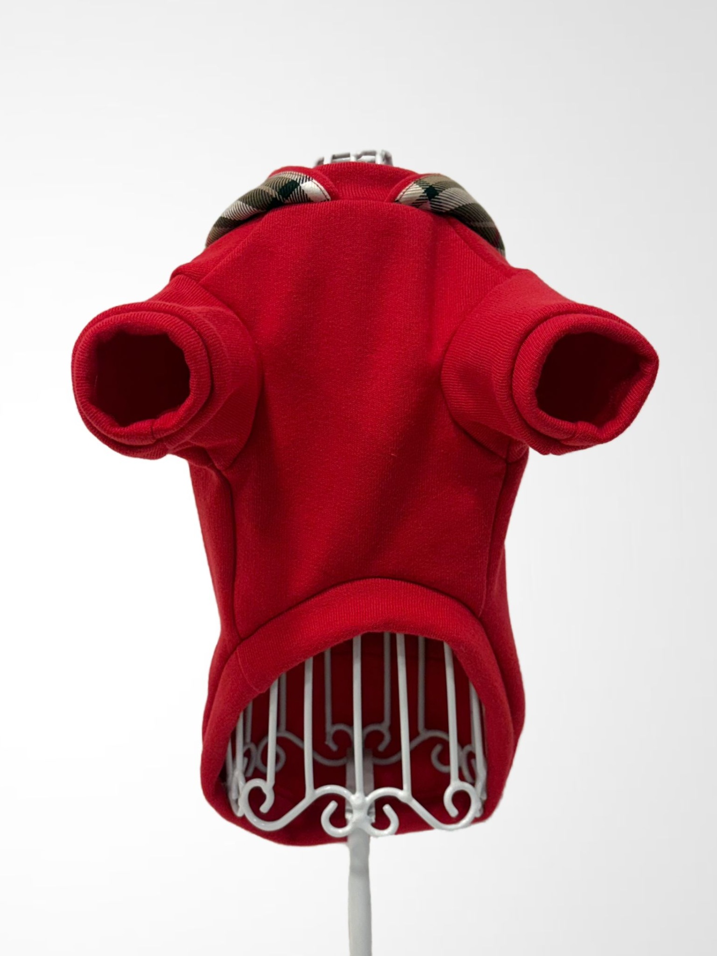 Casaco vermelho para cão com forro xadrez na gola