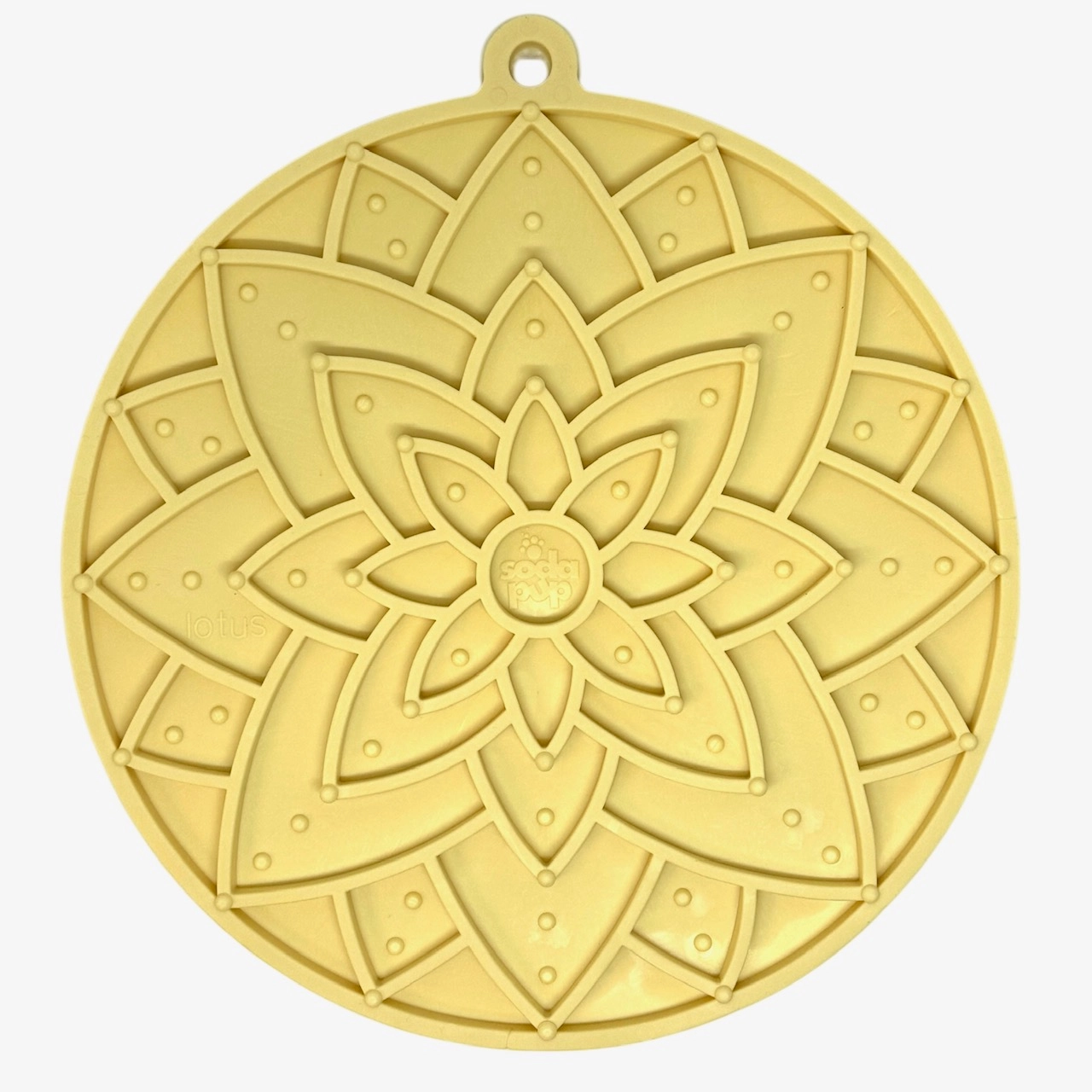 Tapete redondo amarelo com padrão de flor e texto em relevo