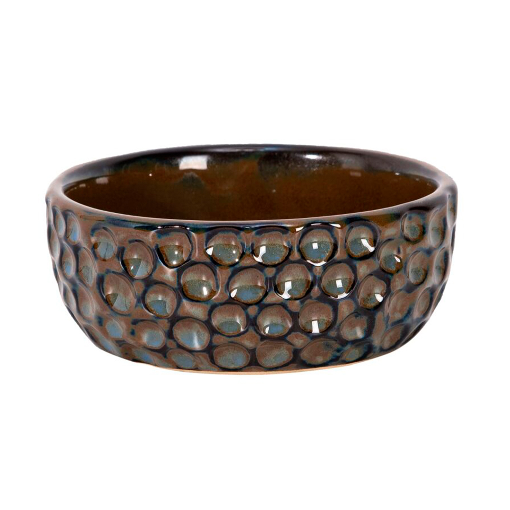Tigela de cerâmica castanha com padrão em relevo de bolhas arredondadas