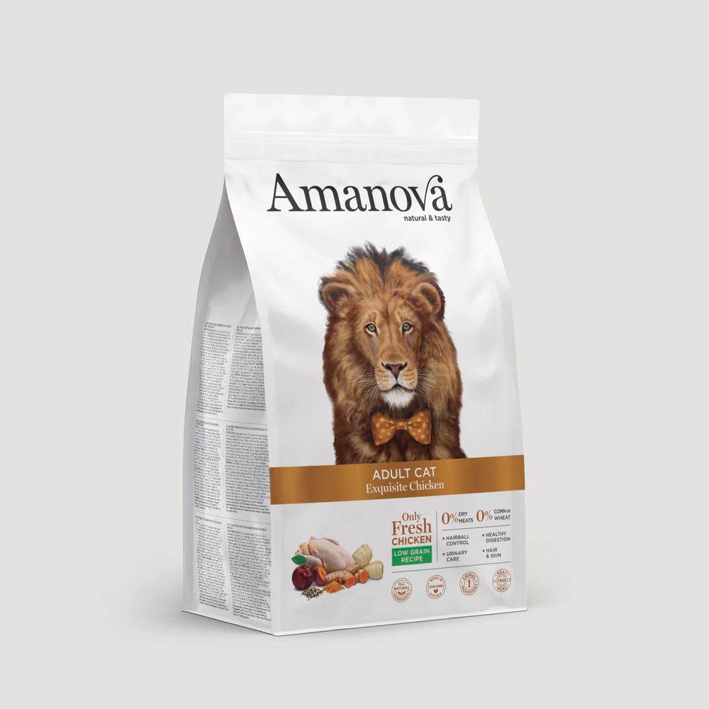 Pacote branco de comida para gato Amanova com imagem de leão e texto descritivo