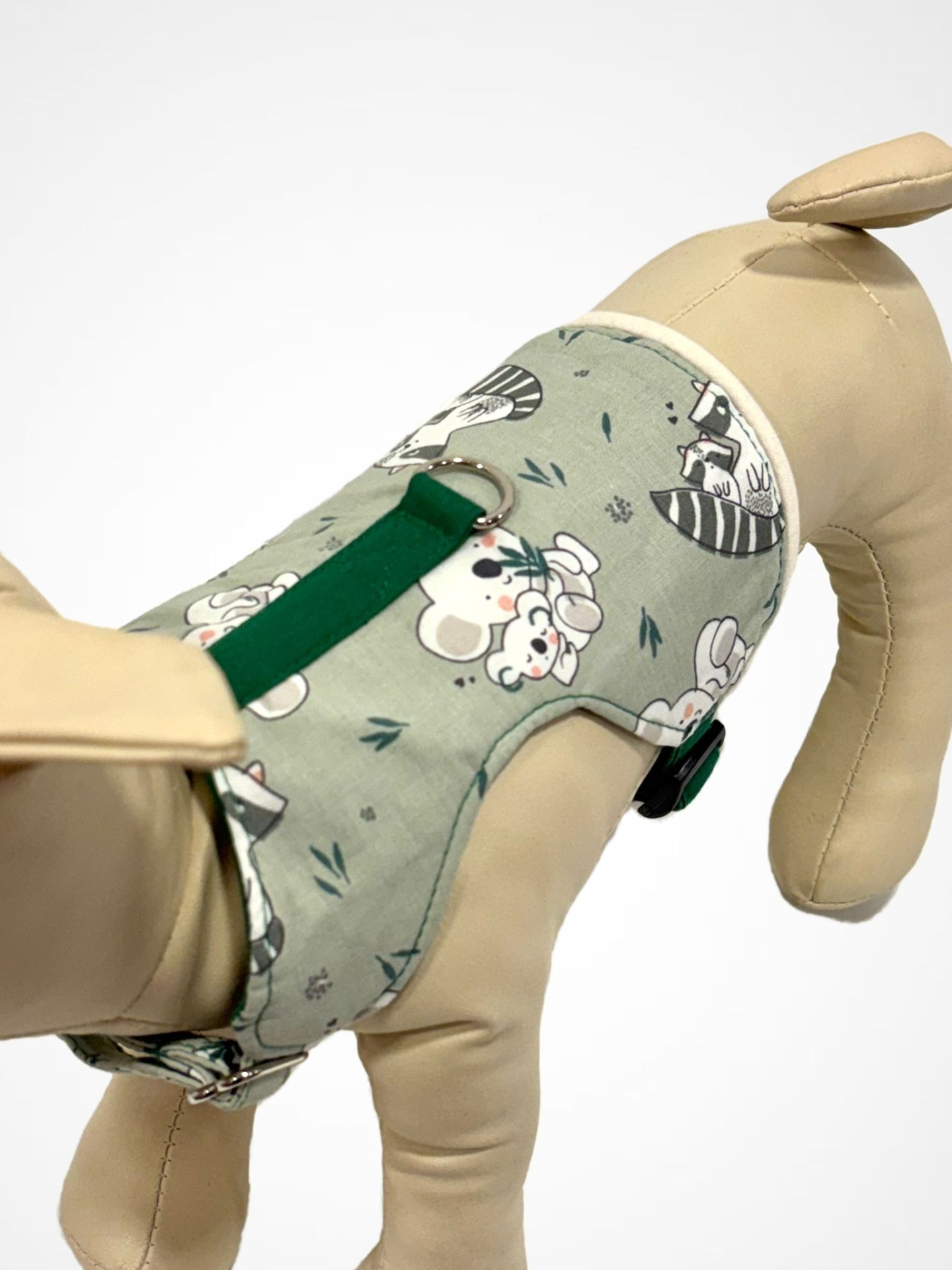 Arnês para cão verde claro com desenhos de cães de cartoon e anel metálico