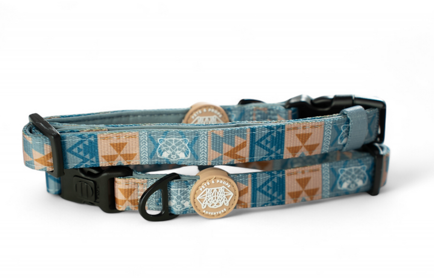 Coleira ajustável para animais de estimação com padrão geométrico azul e castanho
