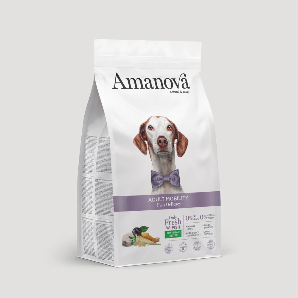 Saco branco de comida para cães Amanova com imagem de um cão e texto informativo