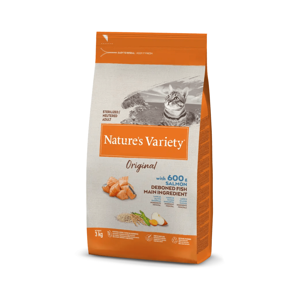 Saco de ração para gatos Nature's Variety Original cor laranja com gato e salmão