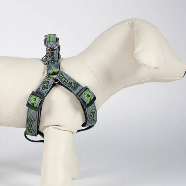 Arnês ajustável para cão em manequim branco