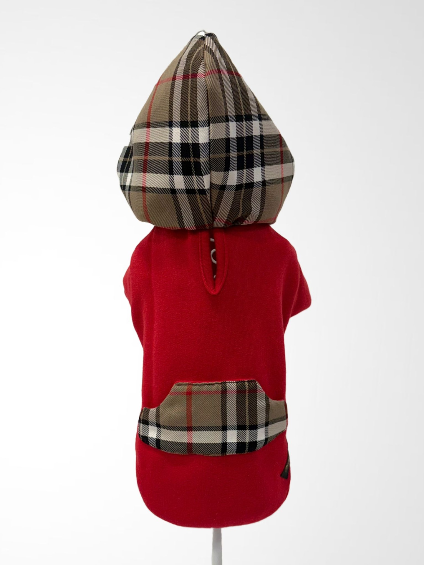 Camisola vermelha para cão com capuz xadrez