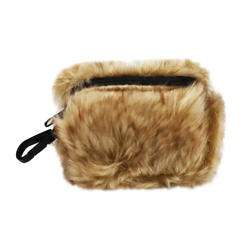 Bolsa quadrada de pelo sintético castanho com mosquetão preto