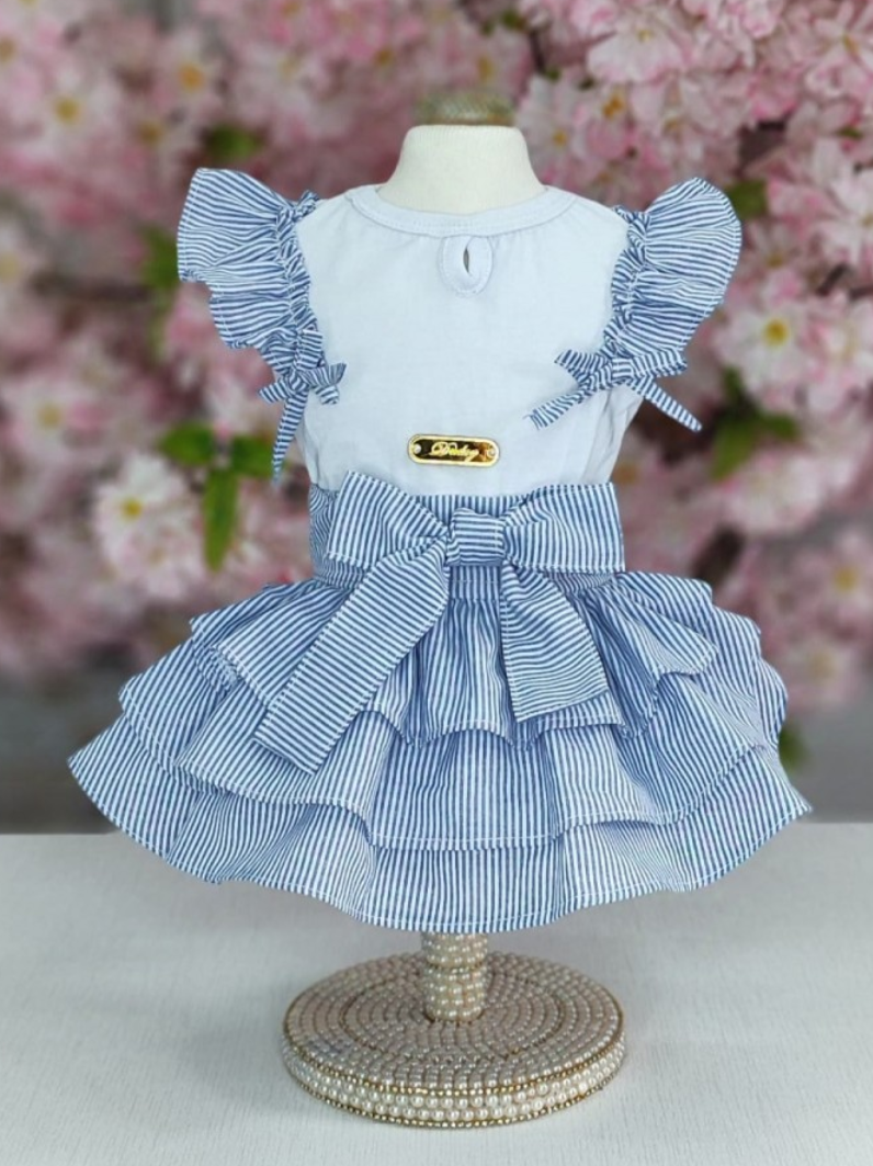 Vestido infantil branco com mangas bufantes riscas azuis e saia com folhos riscas azuis e branco