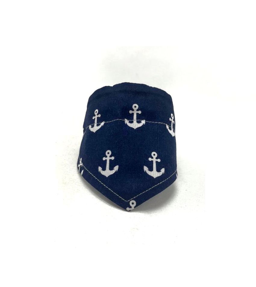 Bandana azul escura com âncoras brancas