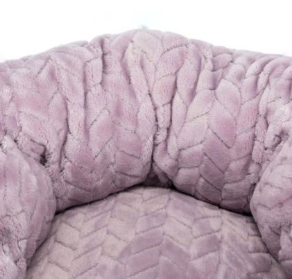 Assento acolchoado rosa claro para animal com embalagem trançada