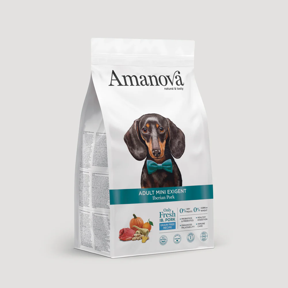 Saco branco de ração para cães Amanova com imagem de cão e texto promocional