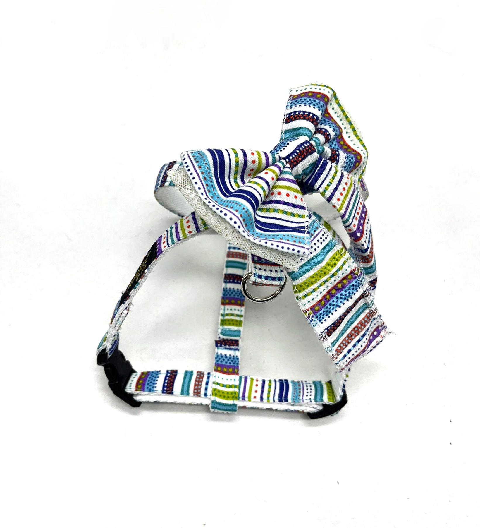 Peitoral para cão multicolorido com padrão de riscas e fecho preto