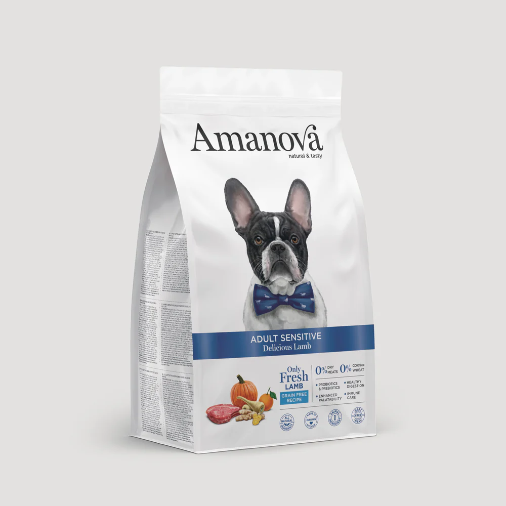 Embala branca de comida para cachorro Amanova com imagem de cão e texto de produto