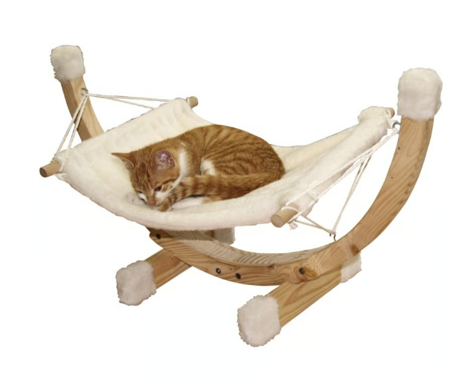Cama para gato de madeira com suporte acolchoado branco e gato deitado