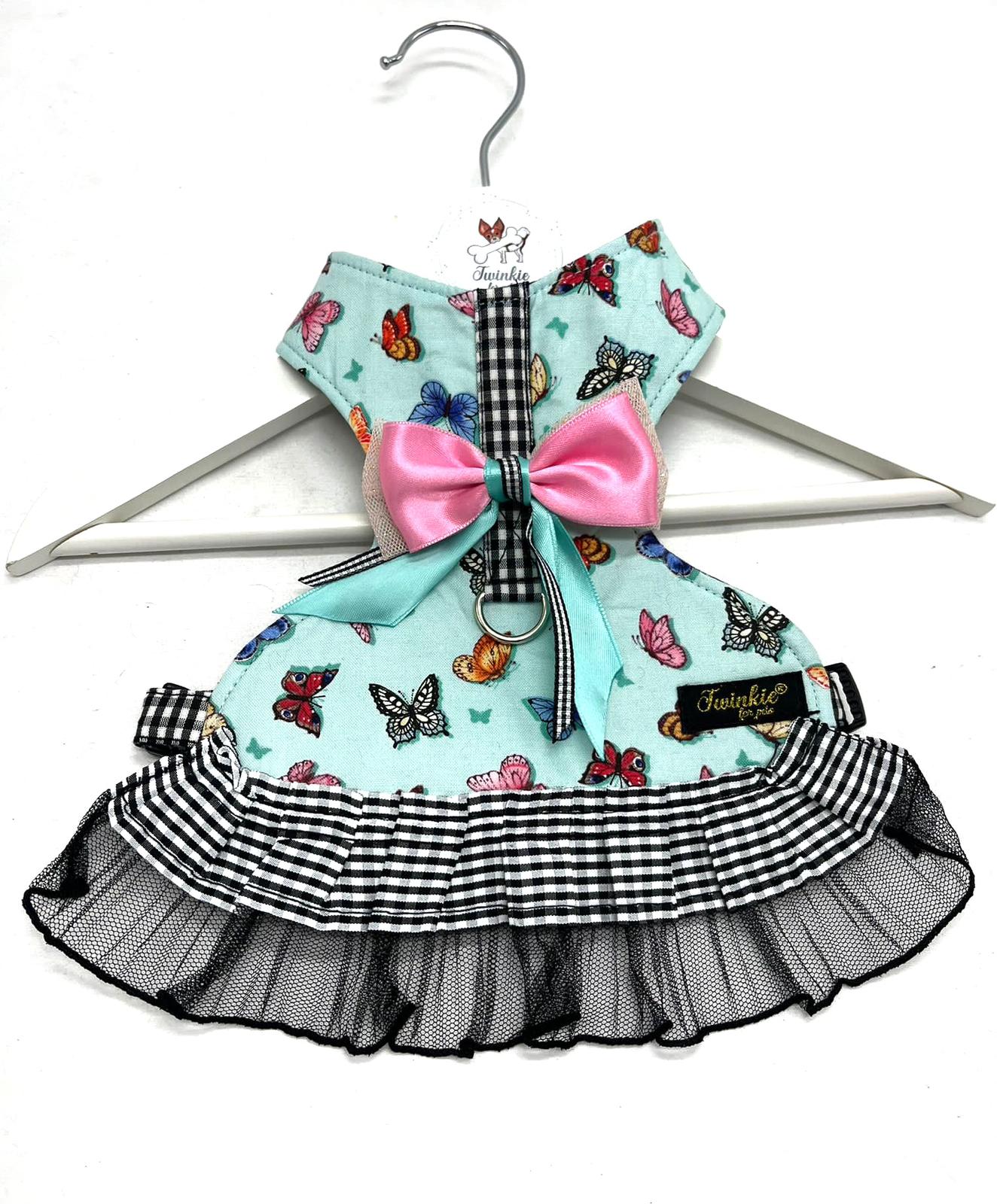 Vestido azul claro com borboletas para cão e laço rosa com saia preta