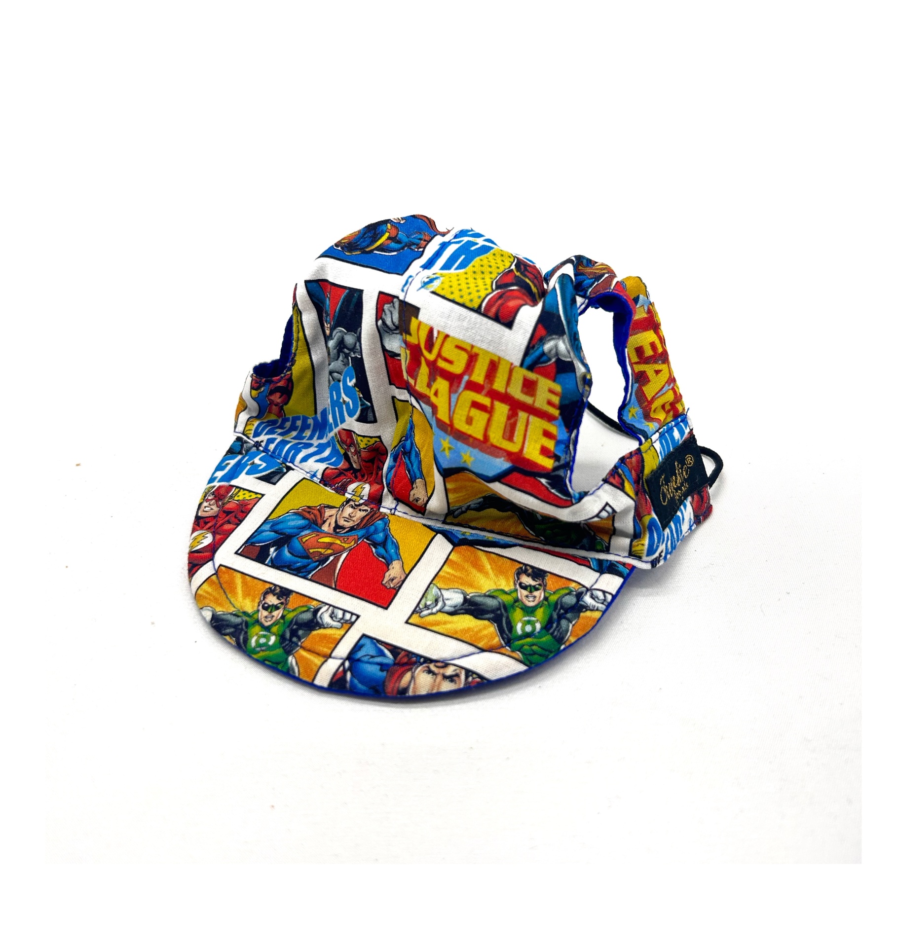 Boné colorido com estampa da Liga da Justiça