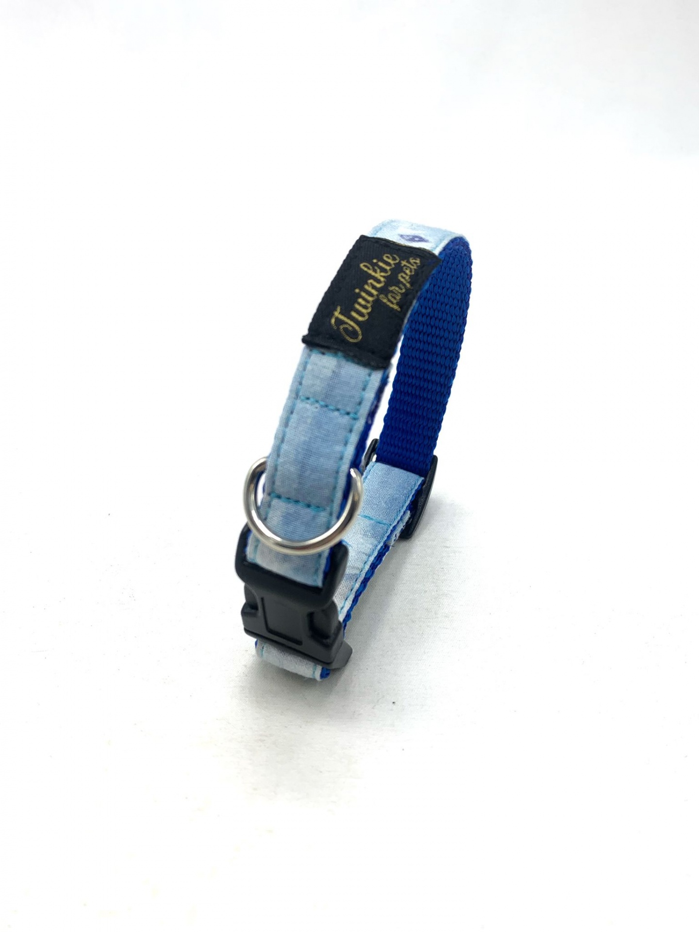 Coleira para animais azul com fecho preto e argola metálica