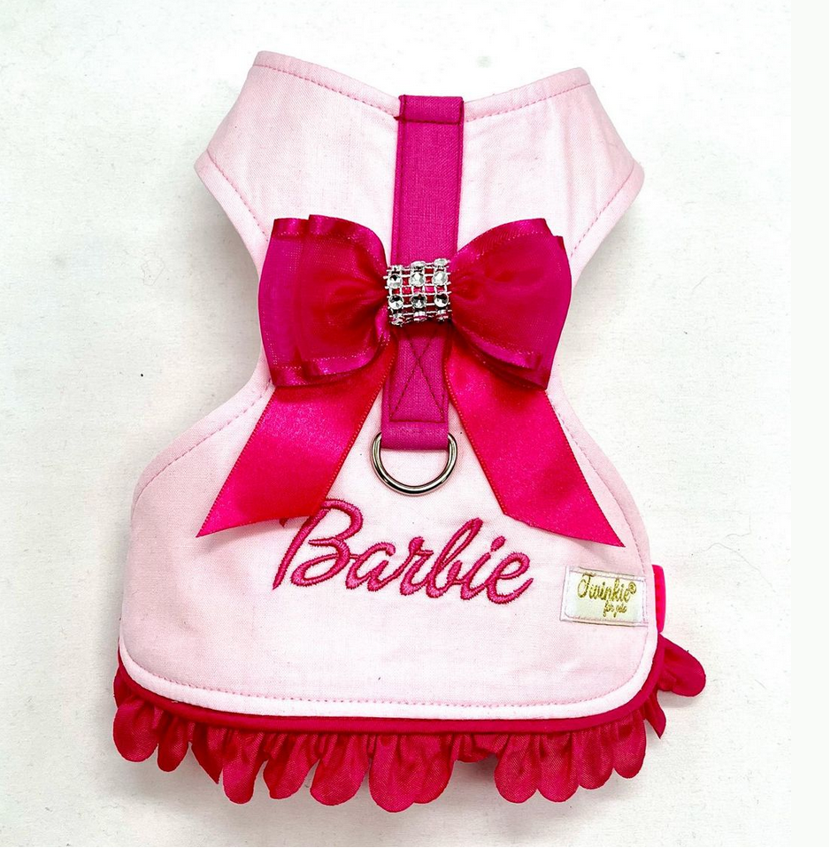 Colete para cão rosa claro com laço bordo e nome Barbie bordado