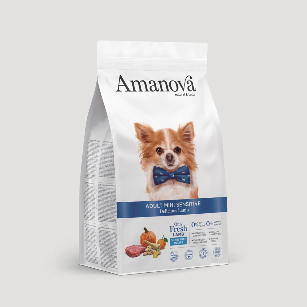 Embalagem branca de ração Amanova para cães com imagem de cão com gravata azul