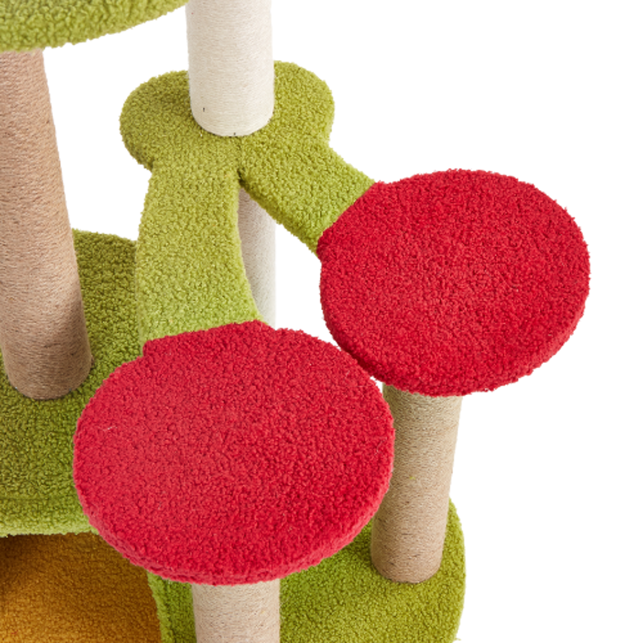 Estrutura para gatos com plataformas vermelhas e revestimento verde e postes de corda
