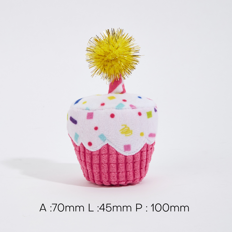 Cupcake decorativo de tecido com cobertura branca e topo amarelo brilhante